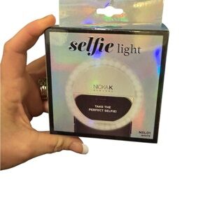 5/$25 New in box Nicka K Selfie Light